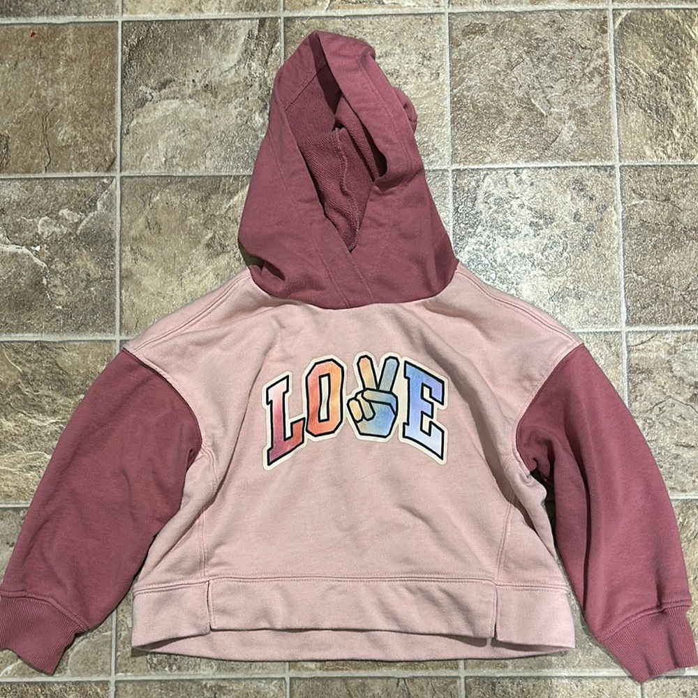 *$2 with bundle* love hoodie